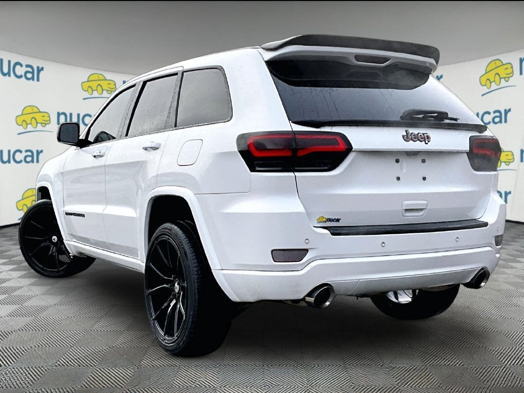 Used 2017 Bright White Clearcoat Jeep Altitude image 4