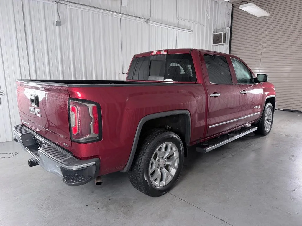 Used 2018 Red GMC SLT image 5