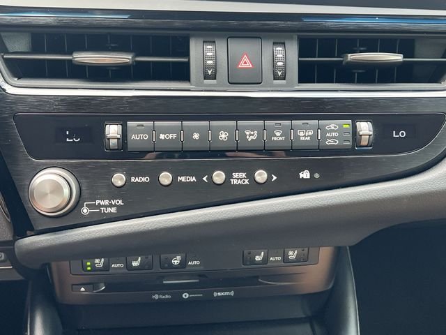 Used 2022 White Lexus 350 image 22