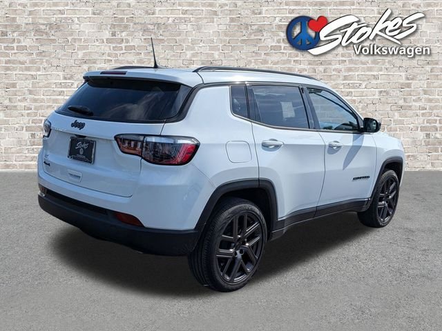 Used 2026 White Jeep Latitude image 4