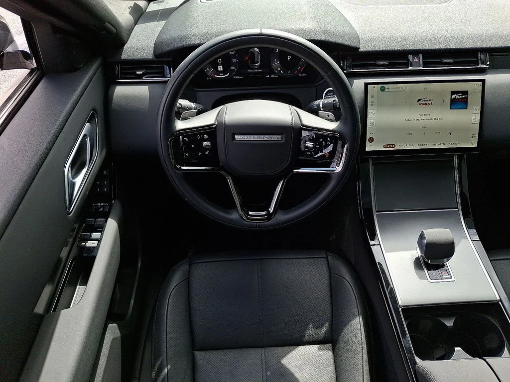 Certified Used 2026  Land Rover S image 13