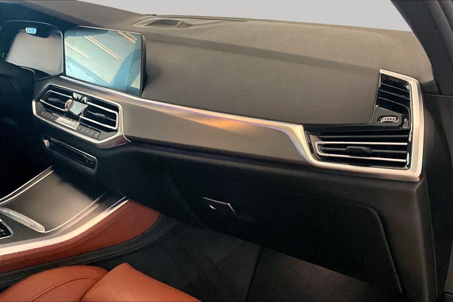 Used 2019 Arctic Gray Metallic BMW xDrive50i image 17