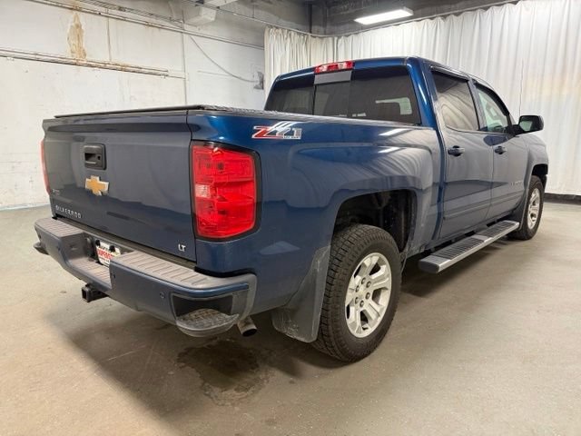 Used 2017 DEEP OCEAN BLUE METALLIC Chevrolet LT image 6
