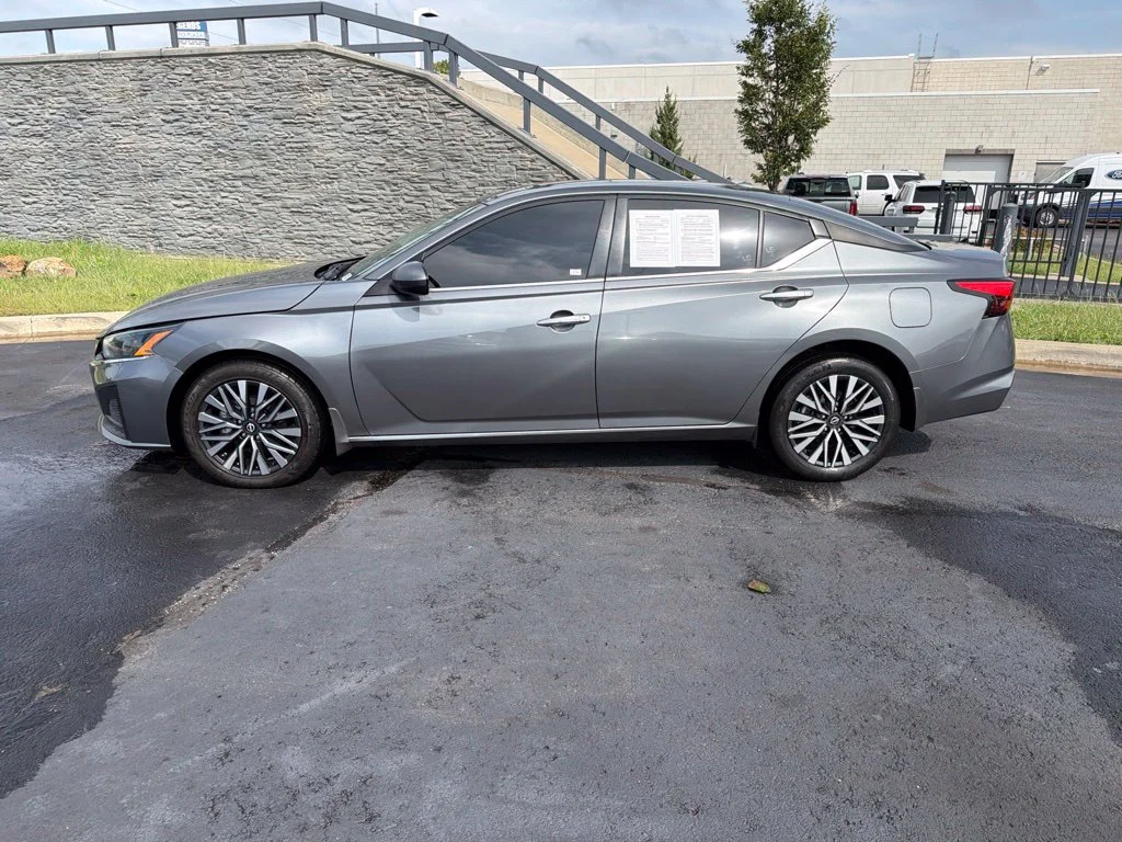 Used 2023 Gray Nissan 2.5 SV image 4