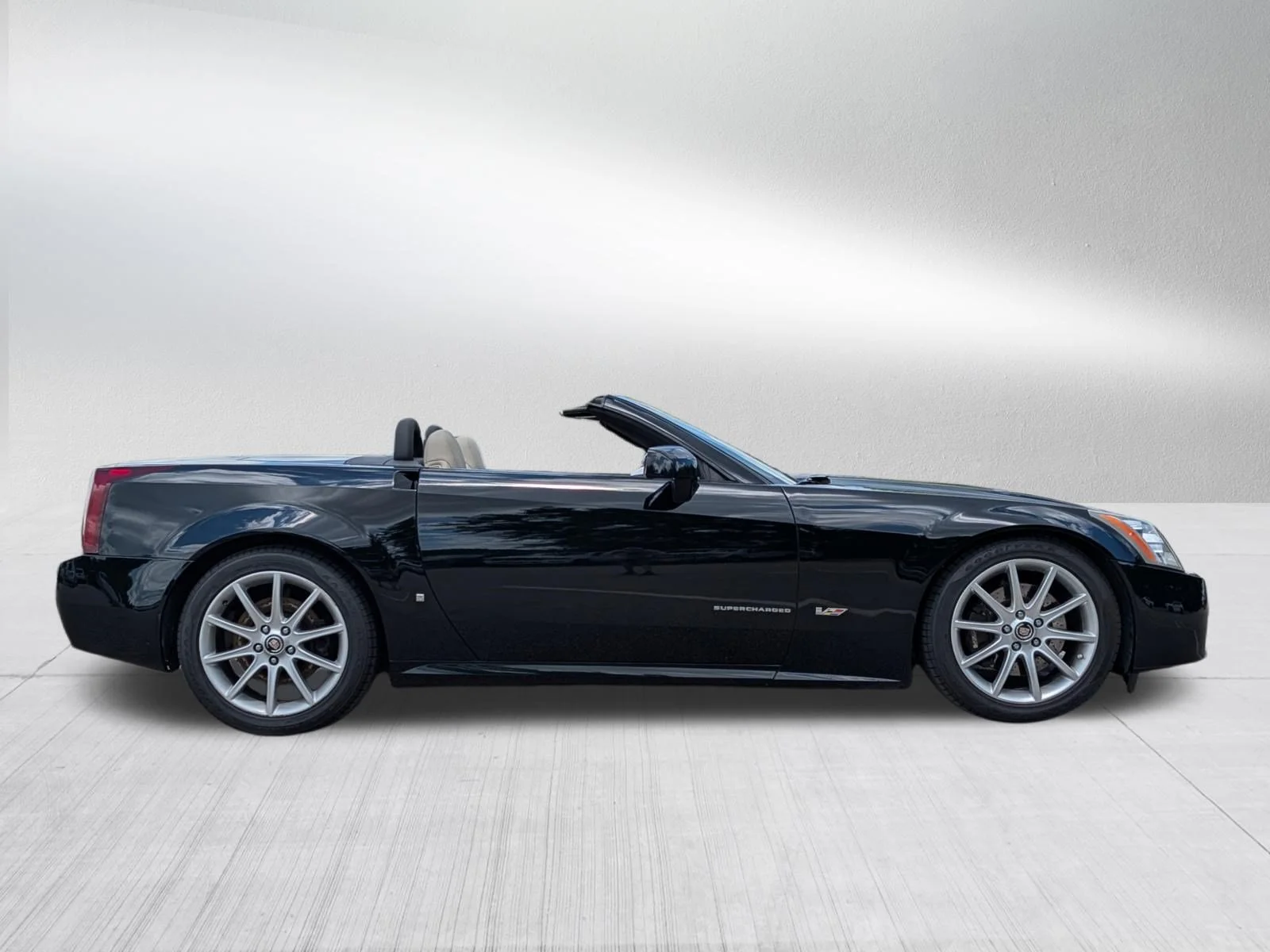 Used 2006 Black Raven Cadillac  image 8