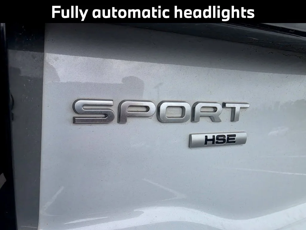 Used 2017 White Land Rover HSE image 9