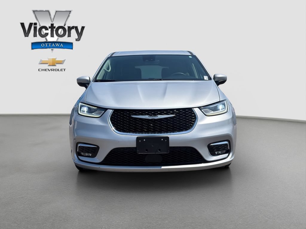 Used 2023 Chrysler Pacifica Touring L with VIN 2C4RC1BG4PR582179 for sale in Kansas City