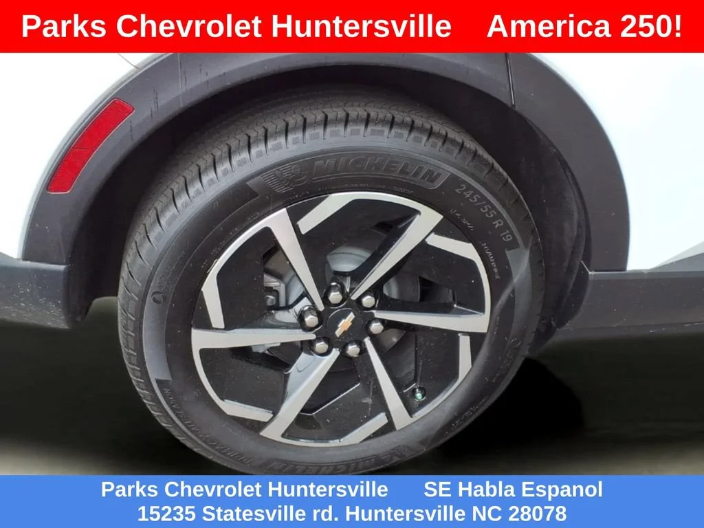 New 2026 Summit White Chevrolet LT image 33