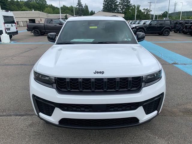 New 2026 Bright White Clear-Coat Exterior Paint Jeep Altitude image 10