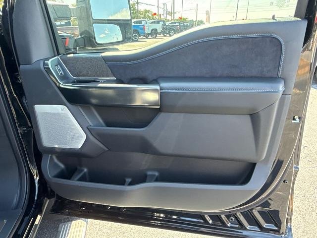 2025 Ford F-250 Super Duty Platinum - Photo 45