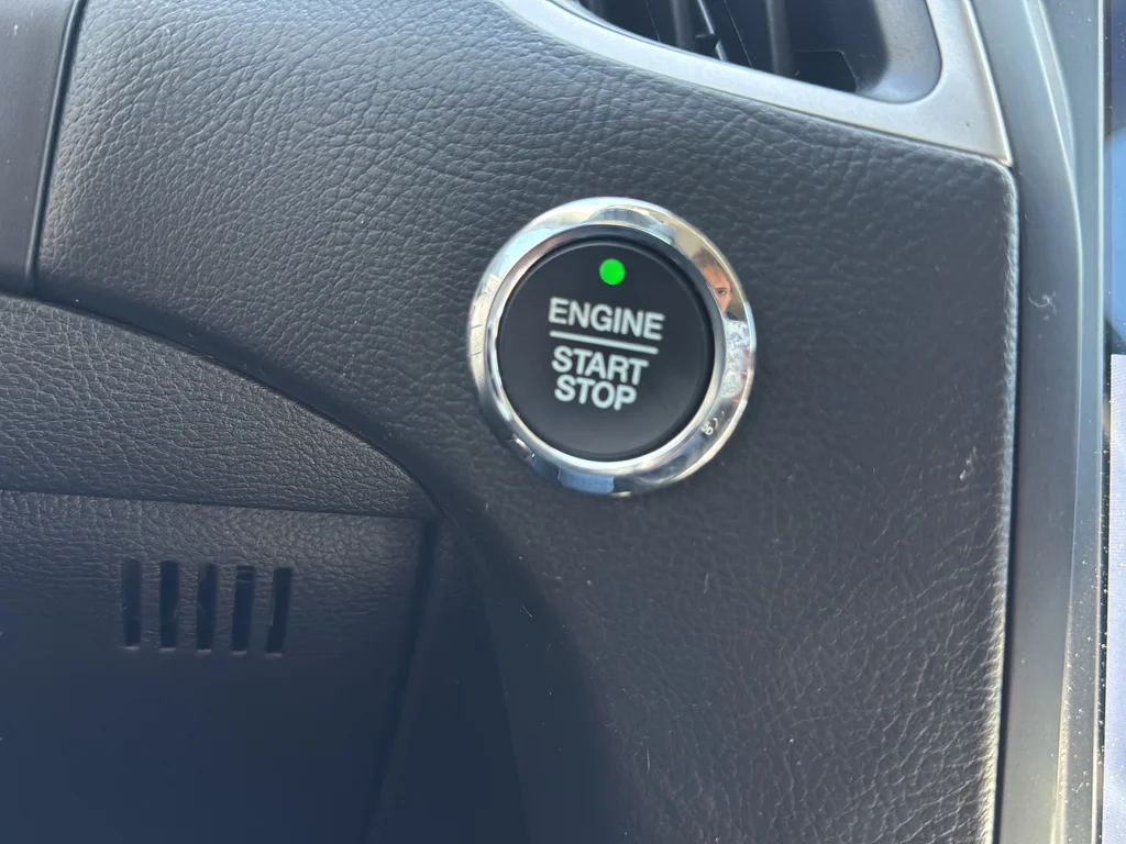 Used 2022 Green Ford SEL image 10