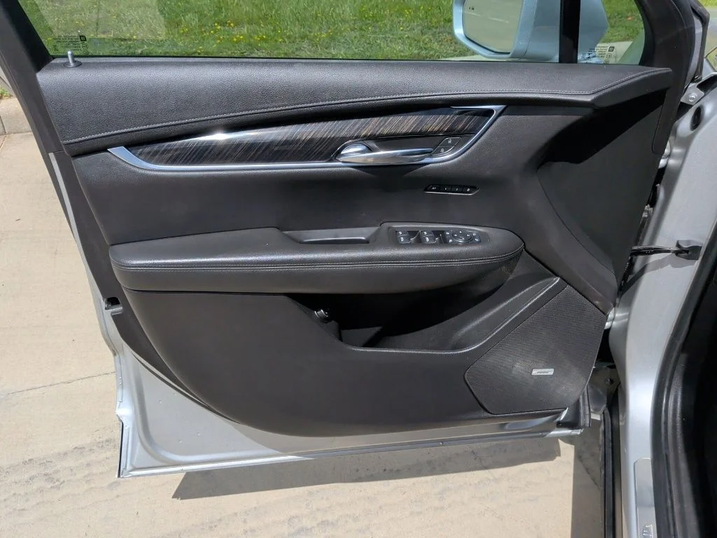 Used 2020 Silver Cadillac Premium Luxury image 11