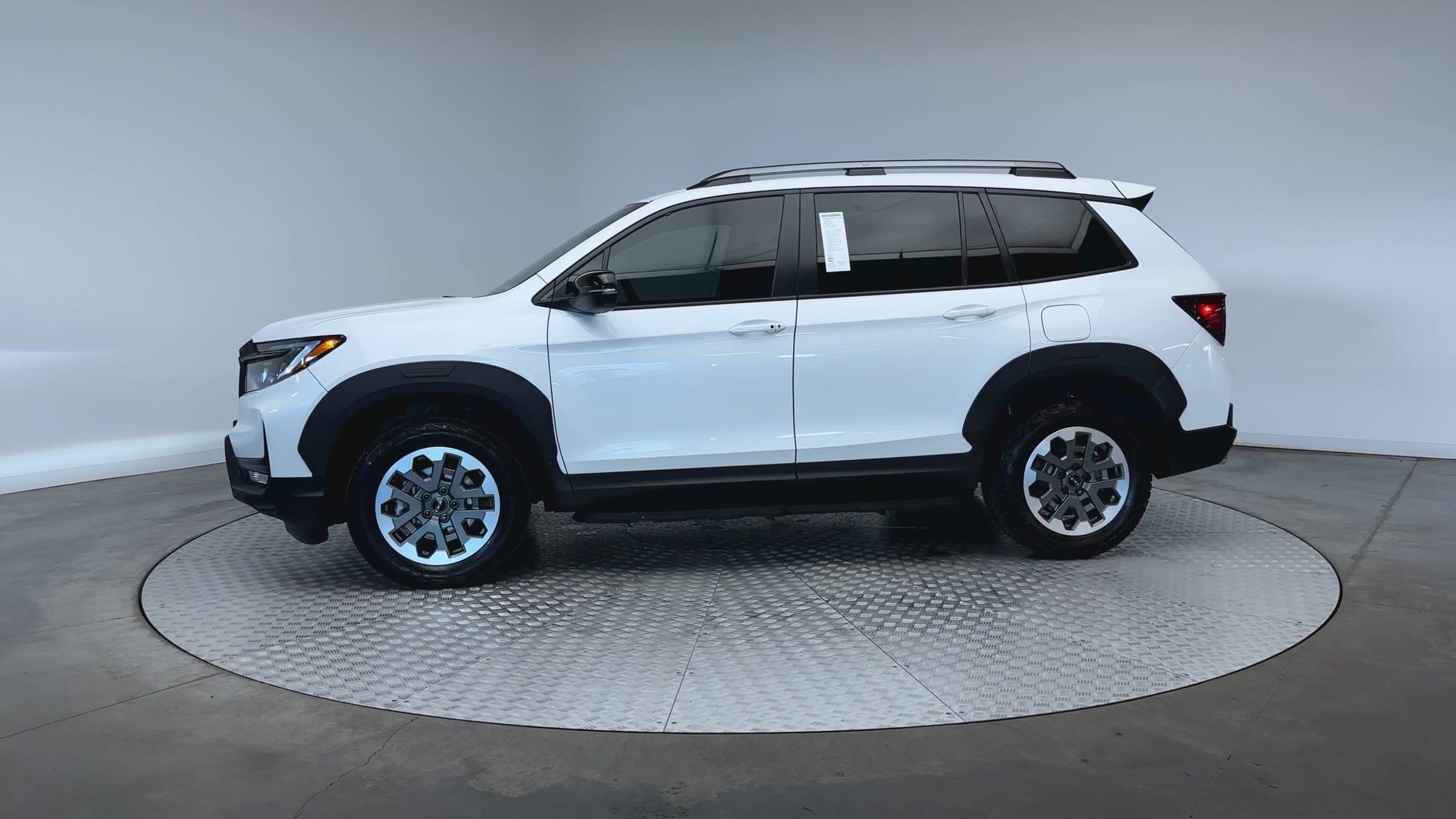 Used 2025 Platinum White Pearl Honda TrailSport image 5
