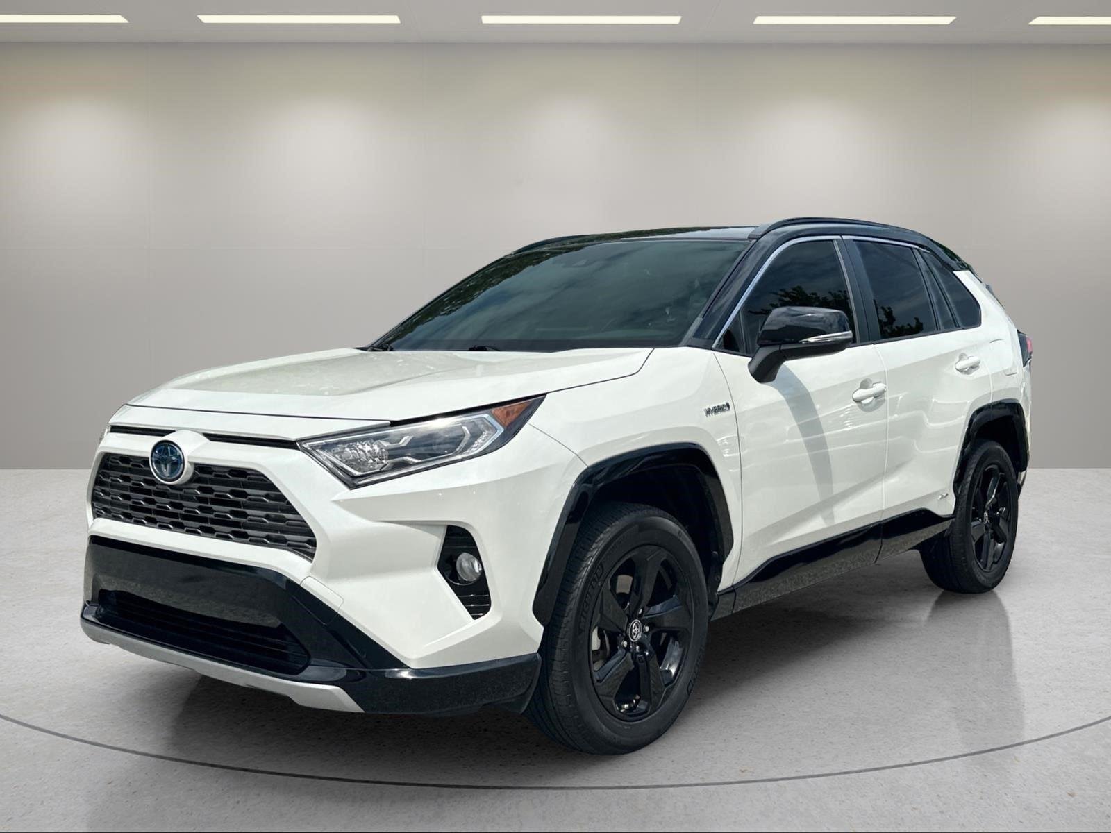 Used 2019 Blizzard Pearl w/Black Roof Toyota Hybrid XSE image 1
