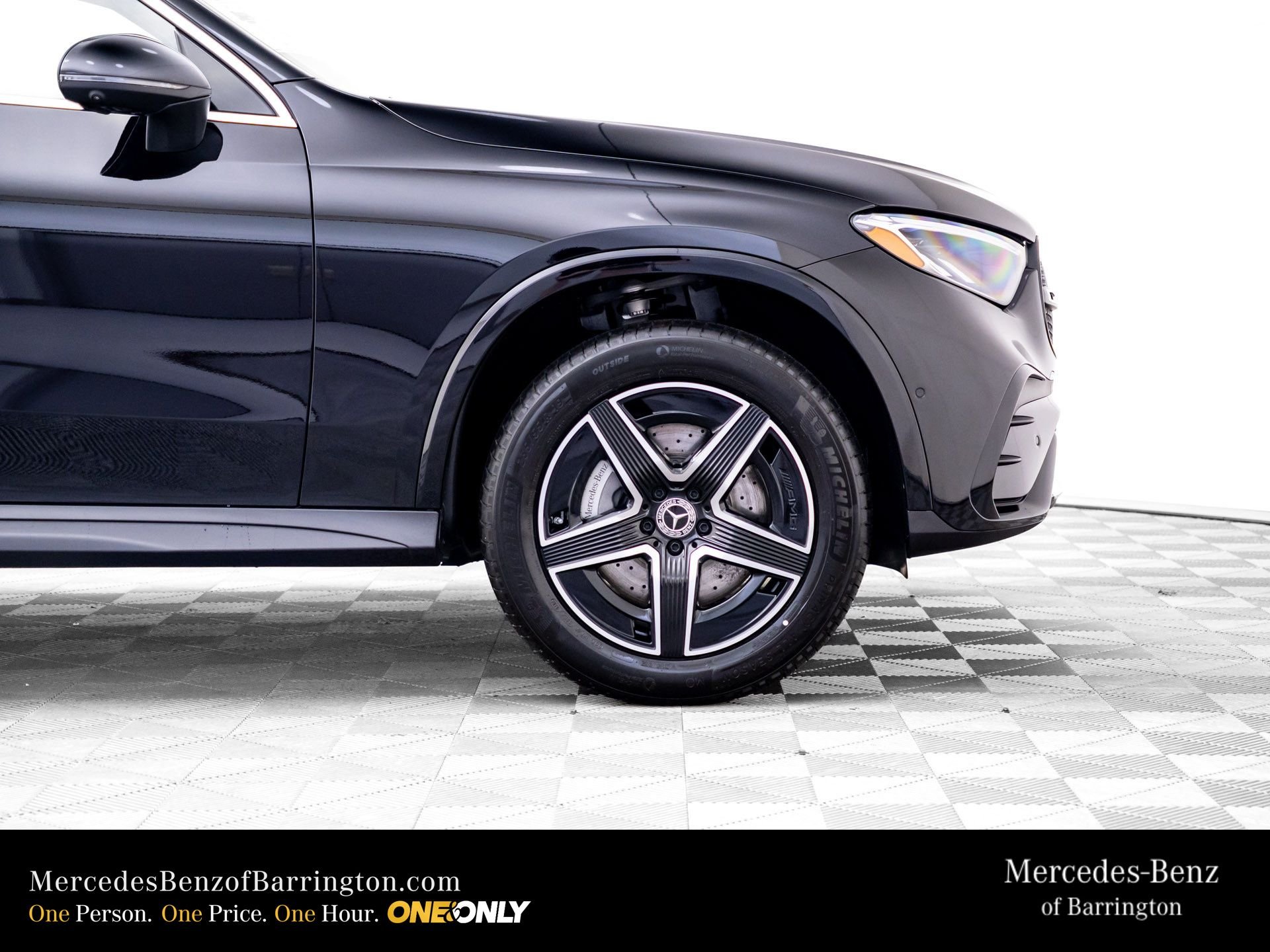 New 2026 Black Mercedes-Benz GLC 300 image 38