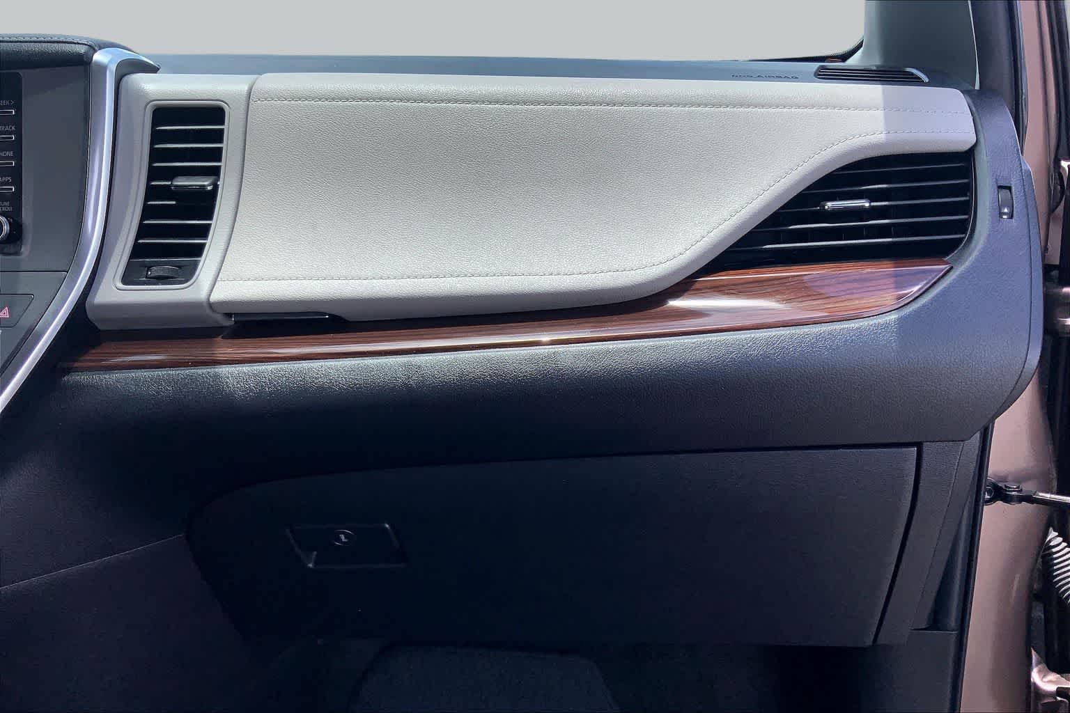 Used 2018 Toasted Walnut Pearl Toyota Limited image 18