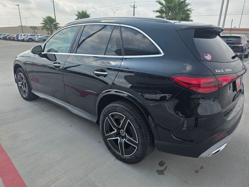 New 2026 Black Mercedes-Benz GLC 300 image 5