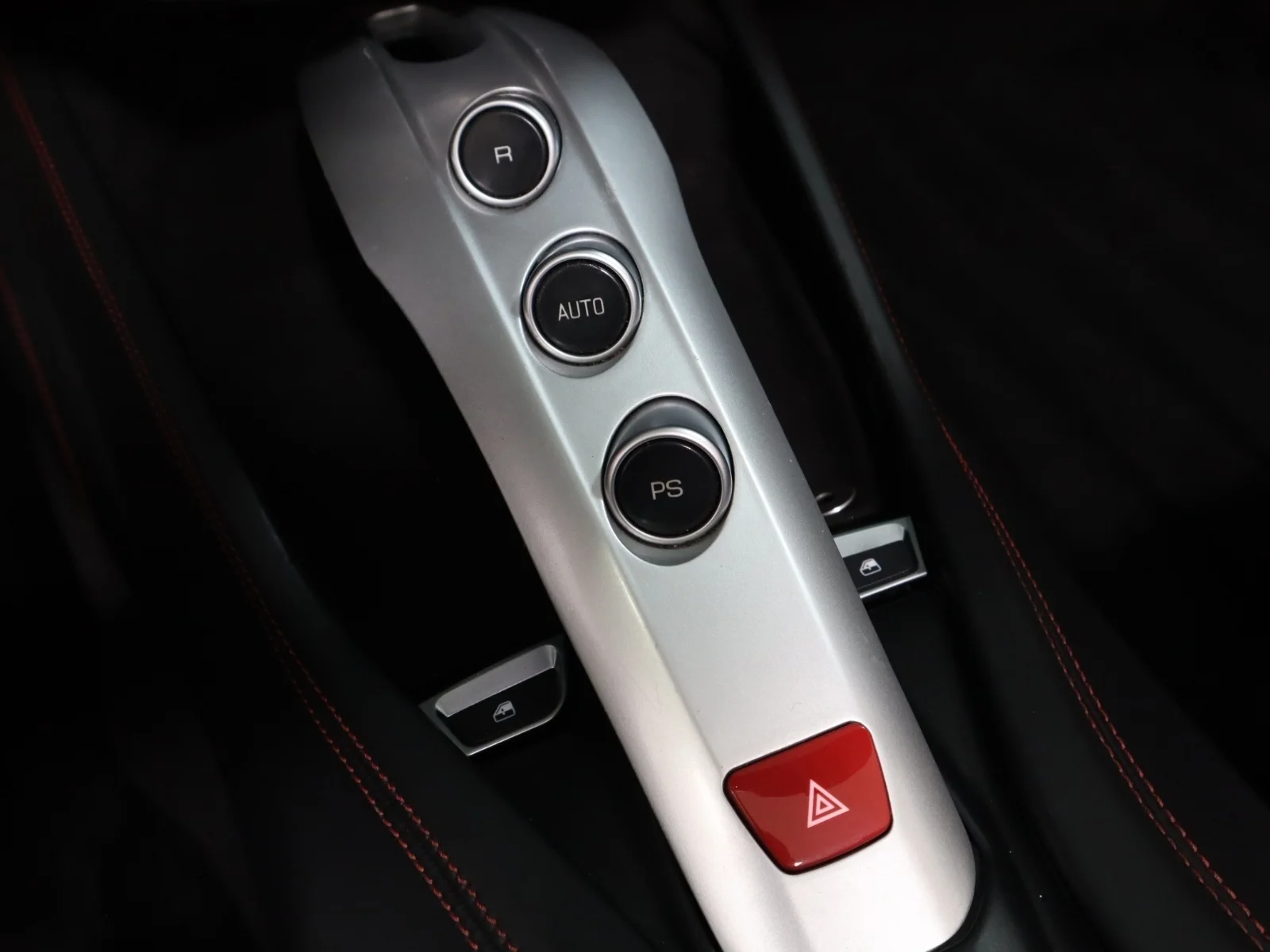 2016 Ferrari California T Base - Photo 32