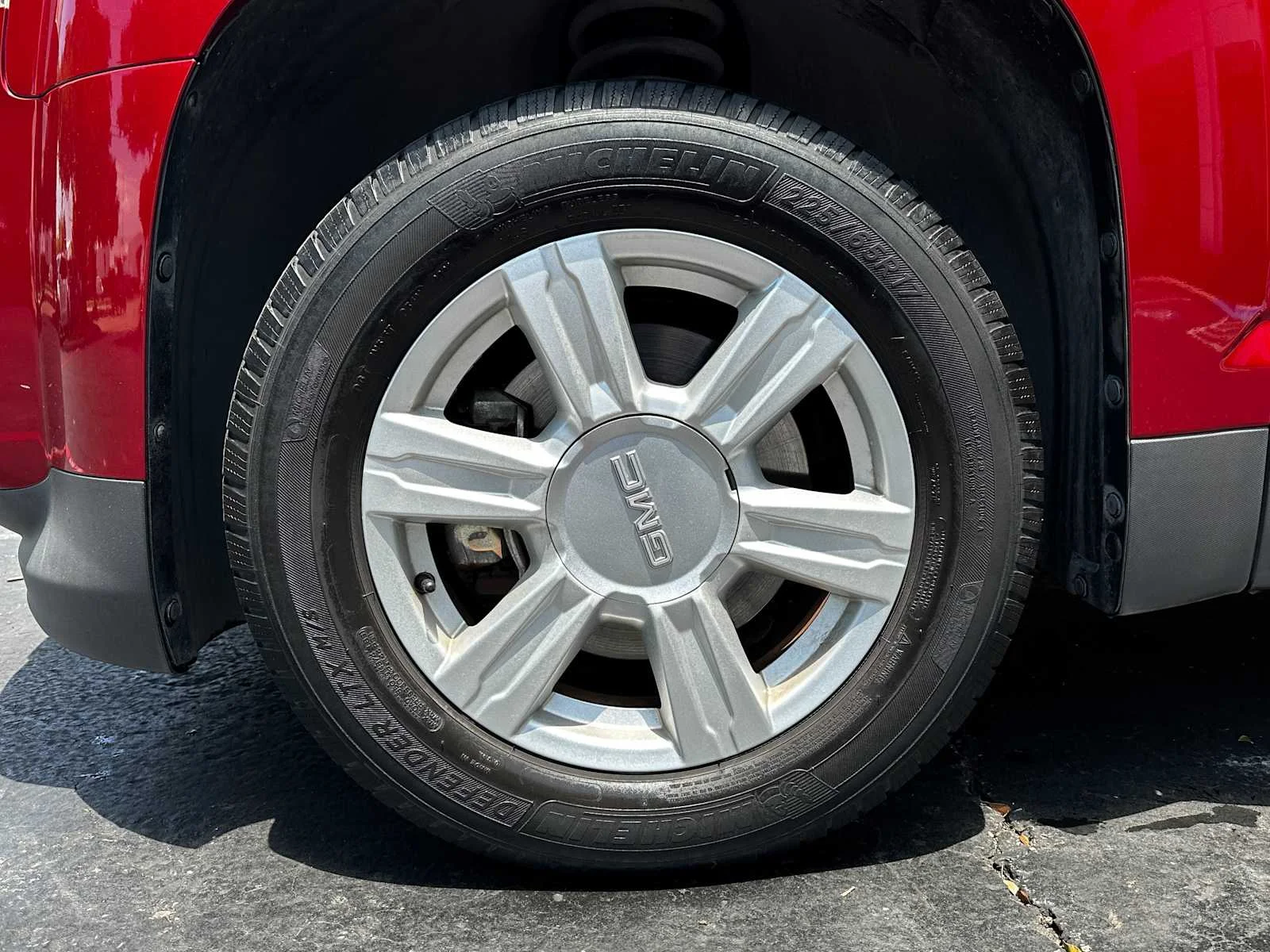 Used 2015 CRYSTAL RED TINTCOAT GMC SLE image 7
