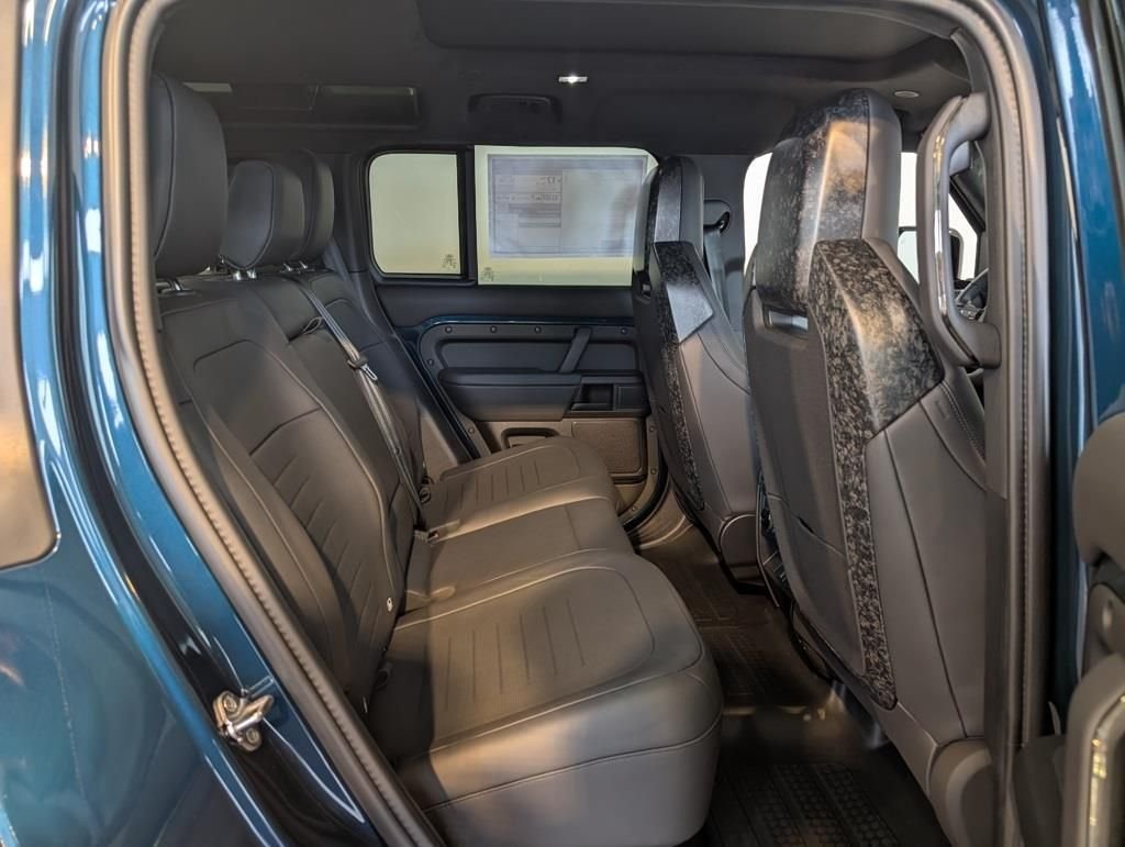 New 2026 Sargasso Blue Land Rover OCTA image 28