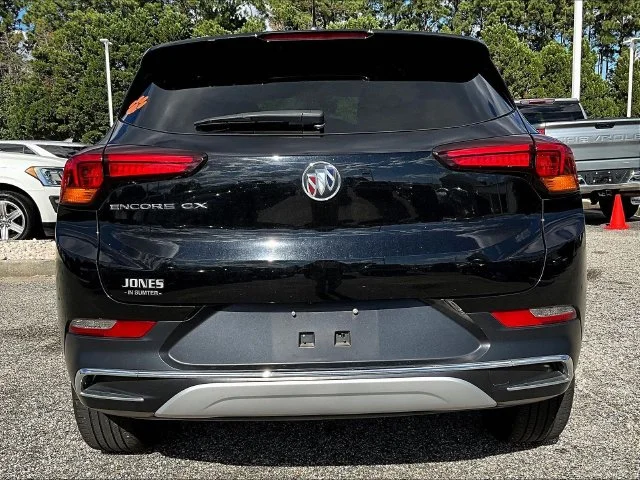 Used 2022 Black Buick Essence image 5