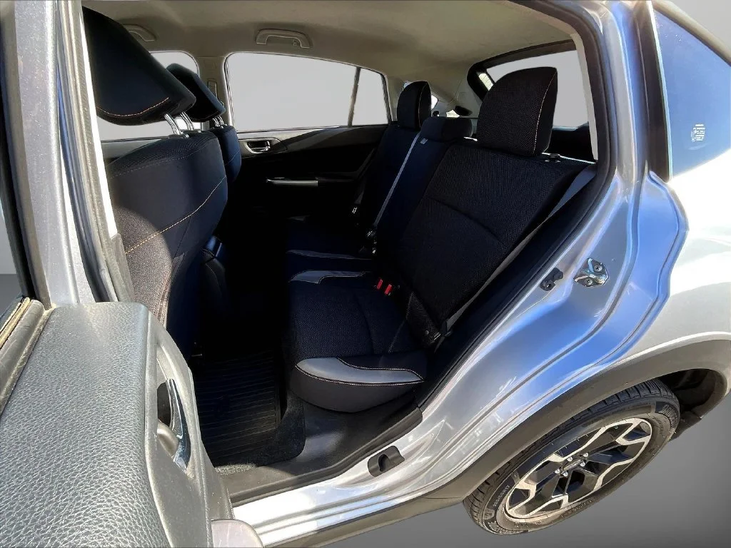Used 2016 Ice Silver Metallic Subaru 2.0i Premium image 22