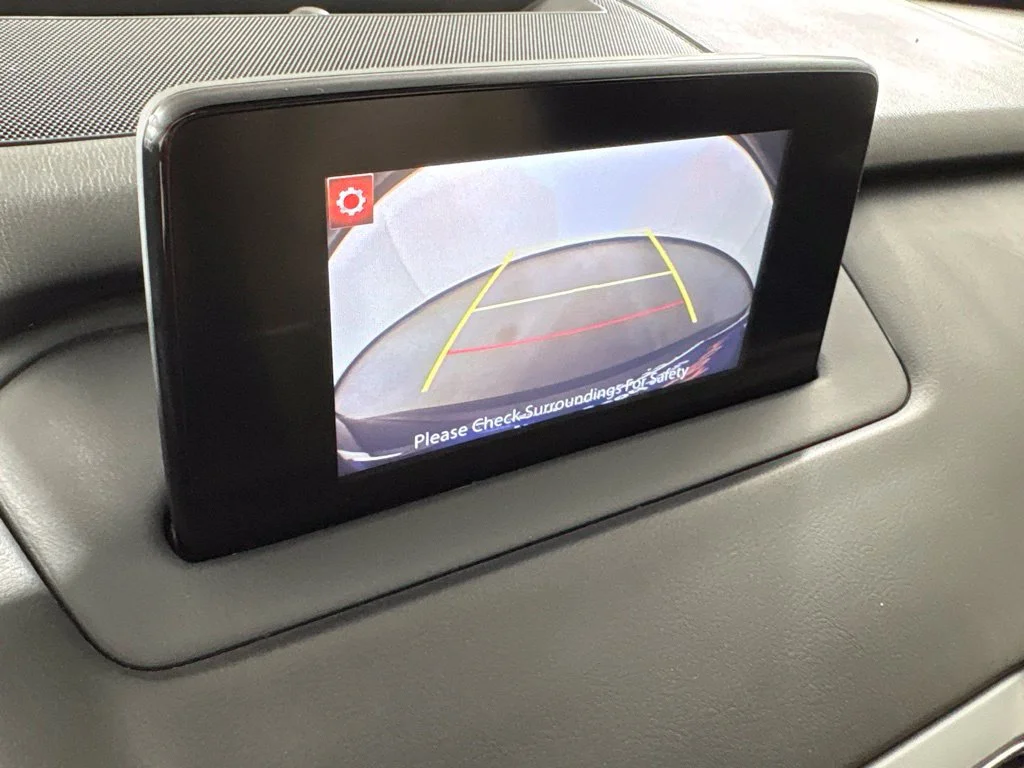Used 2018 Silver Mazda Sport image 29