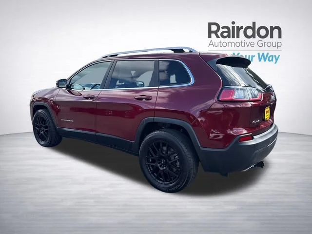 Used 2019 Velvet Red Pearlcoat Jeep Latitude Plus image 5