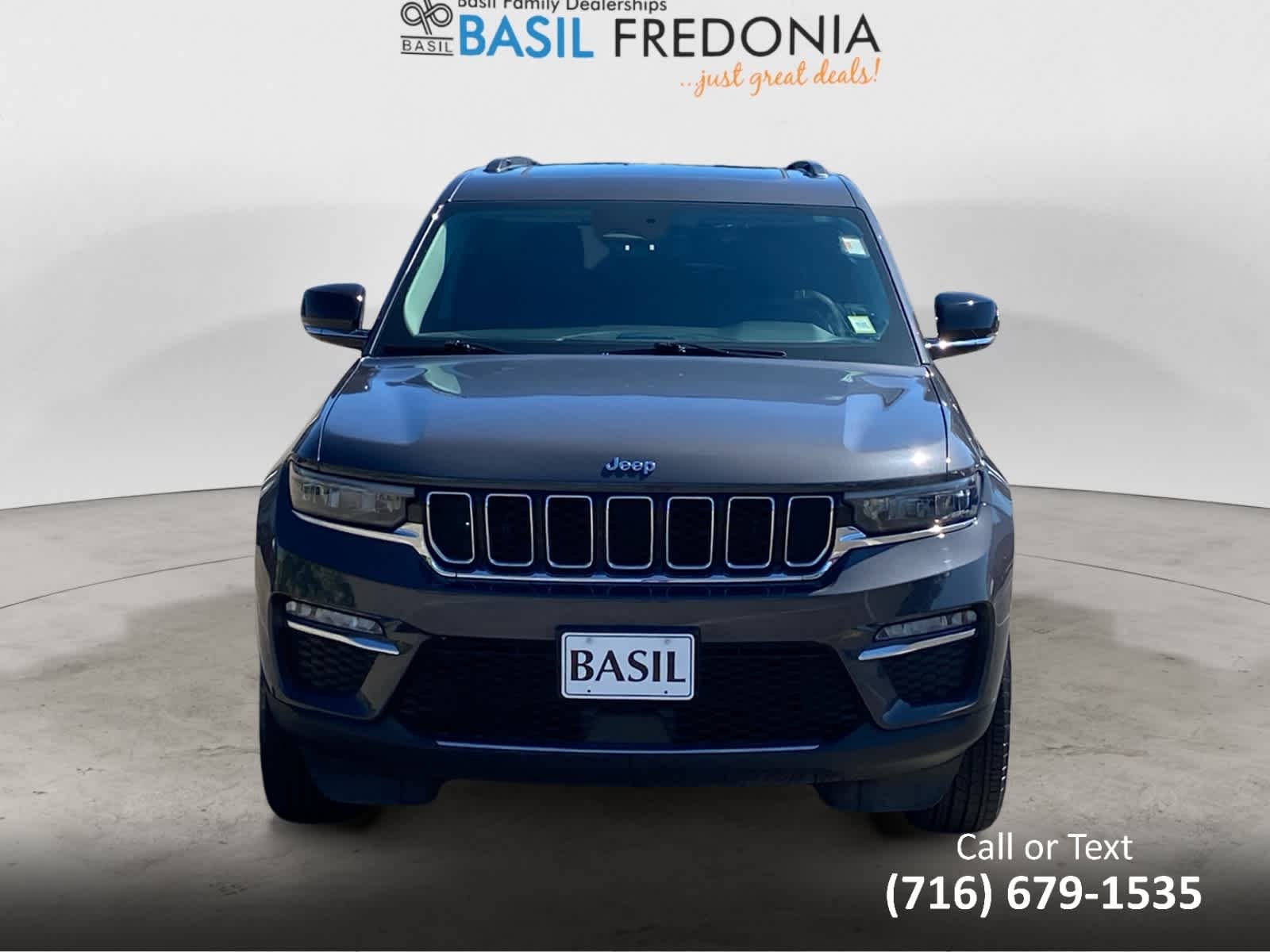 Used 2023 Baltic Gray Metallic Clearcoat Jeep  image 16