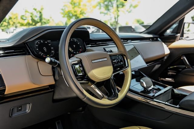 Certified Used 2025 White Land Rover Autobiography image 22