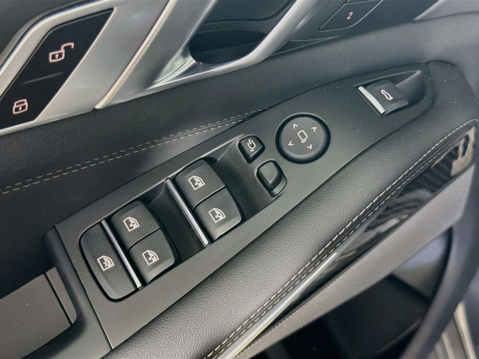 2026 BMW X5 M60i - Photo 18