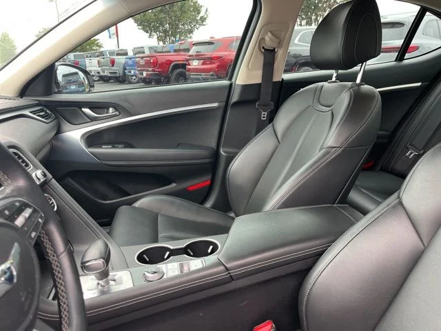 Used 2023 Silver Genesis 2.0T image 9