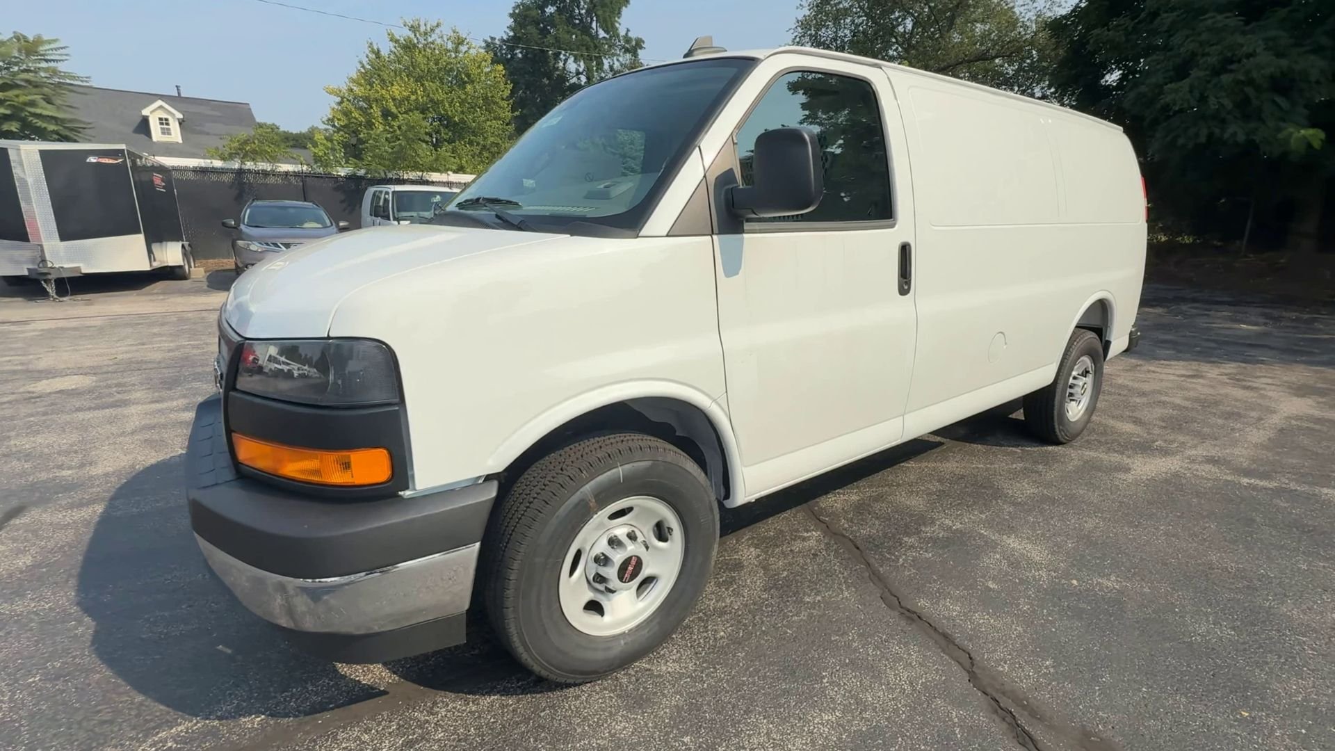 2025 GMC Savana Cargo Work Van - Photo 4
