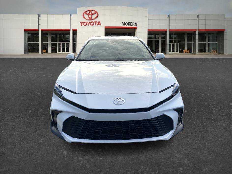 Used 2025 Ice Cap Toyota SE image 2