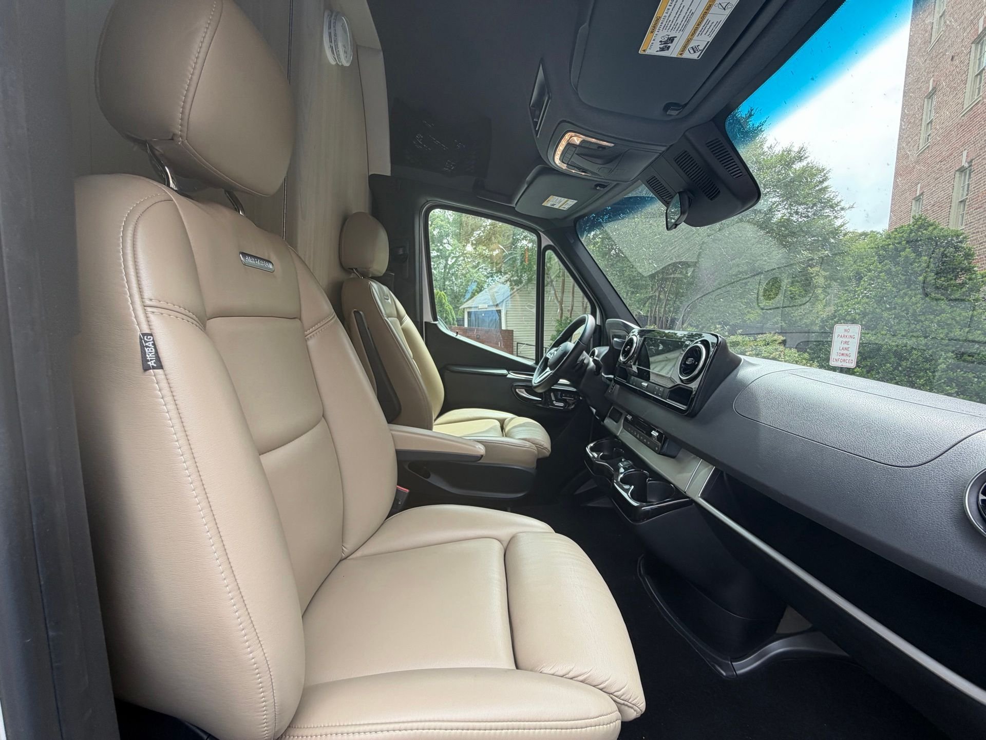 Used 2022  Mercedes-Benz AIRSTREAM INTERSTATE 19 image 15