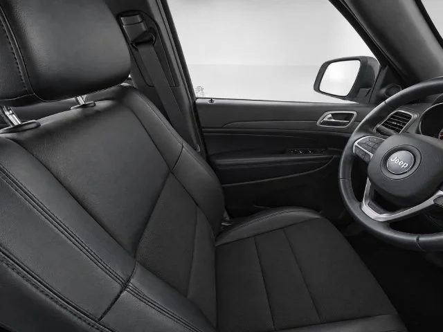 Used 2021 Granite Crystal Metallic Clearcoat Jeep Laredo X image 11