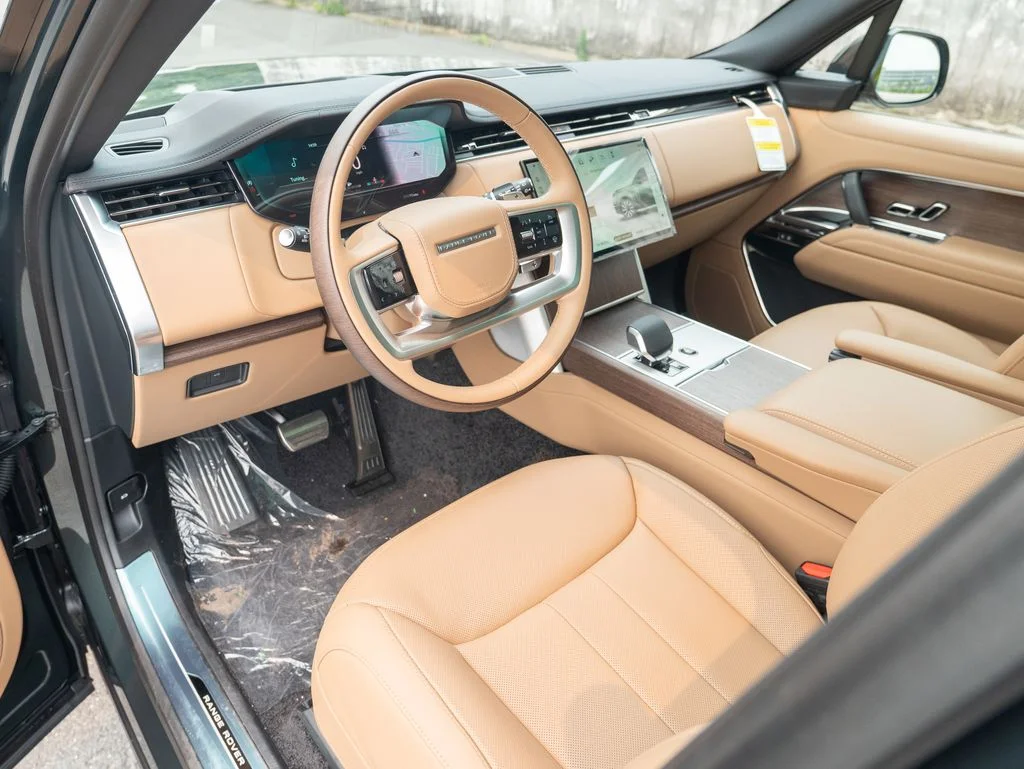 New 2026 Belgravia Green Land Rover SE image 11