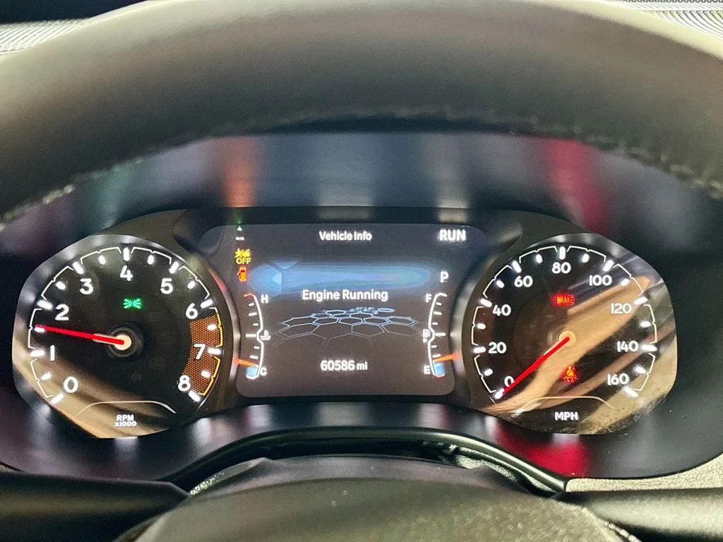 Used 2024 White Jeep Latitude image 14