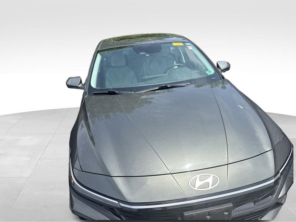 Used 2024 Gray Hyundai Limited image 3