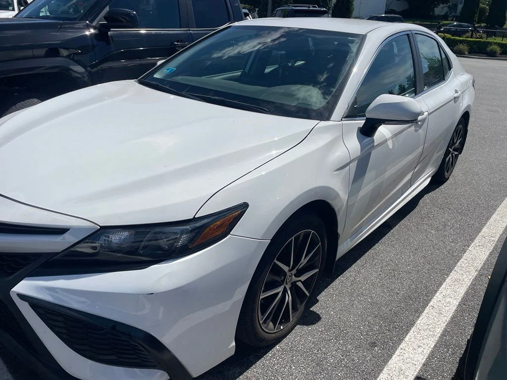 Used 2024 White Toyota SE image 4