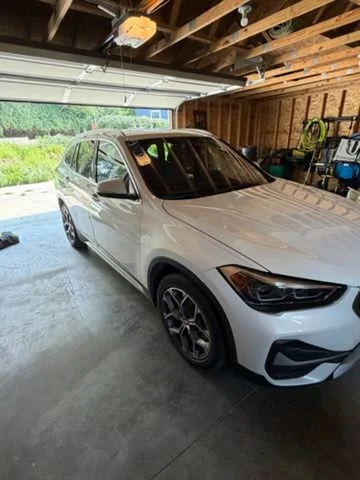 Used 2022 White BMW xDrive28i image 4