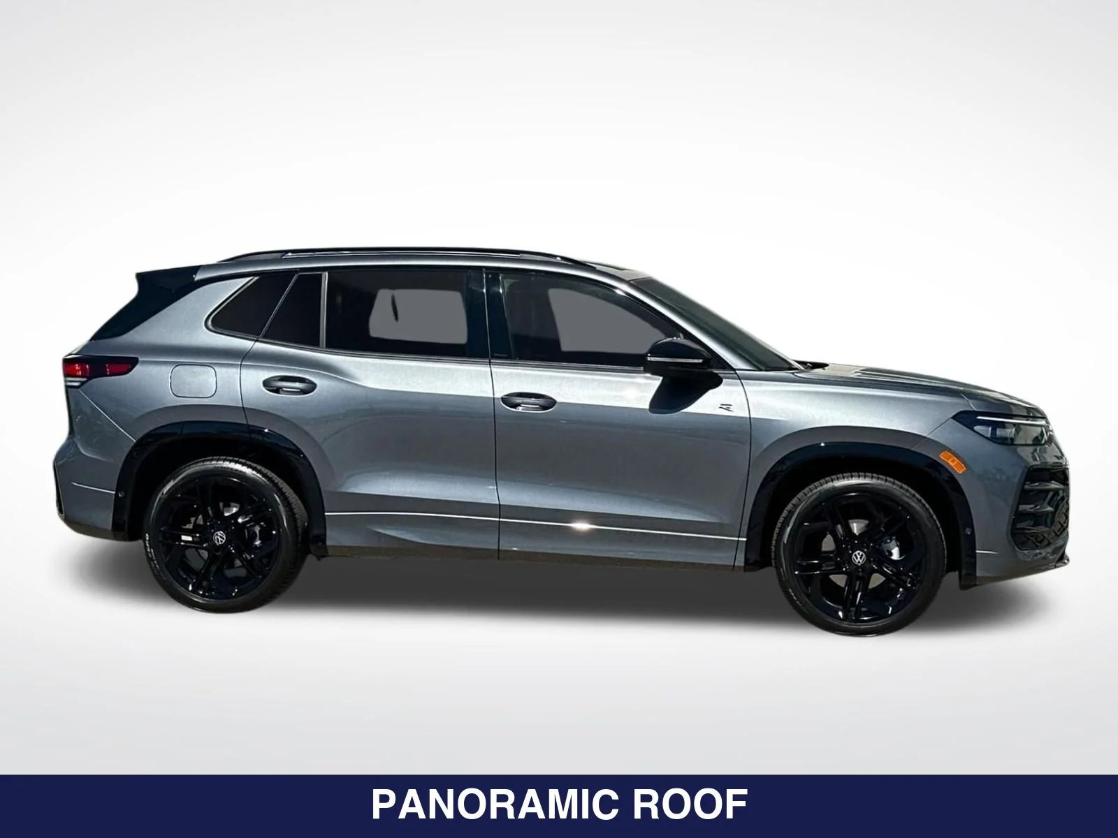 2026 Volkswagen Tiguan SE R-LINE BLACK - Photo 4