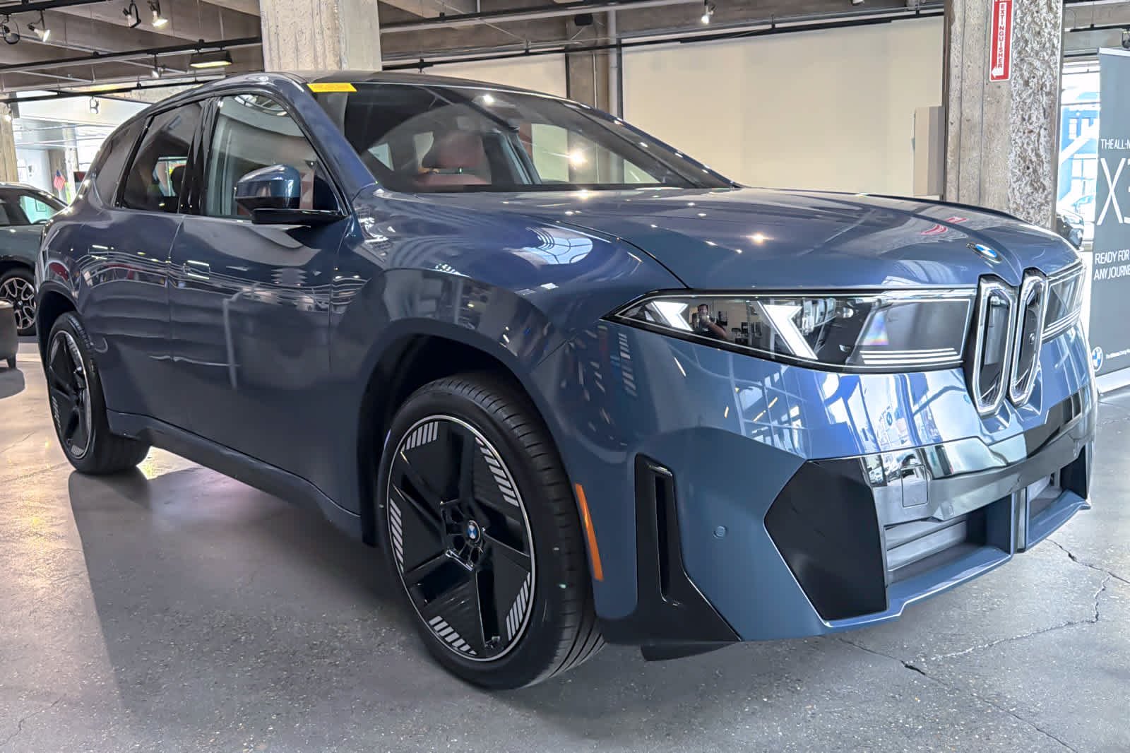 New 2027 Ocean Wave Blue Metallic BMW 50 xDrive image 9