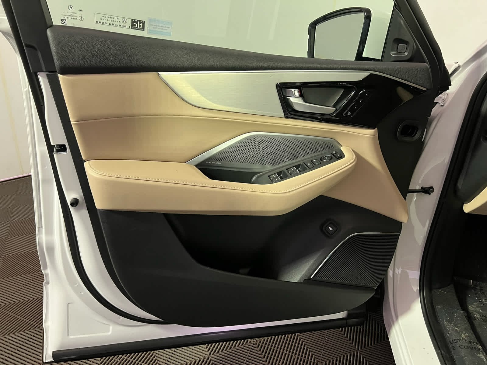 New 2026 Platinum White Pearl Acura w/Technology Package image 14