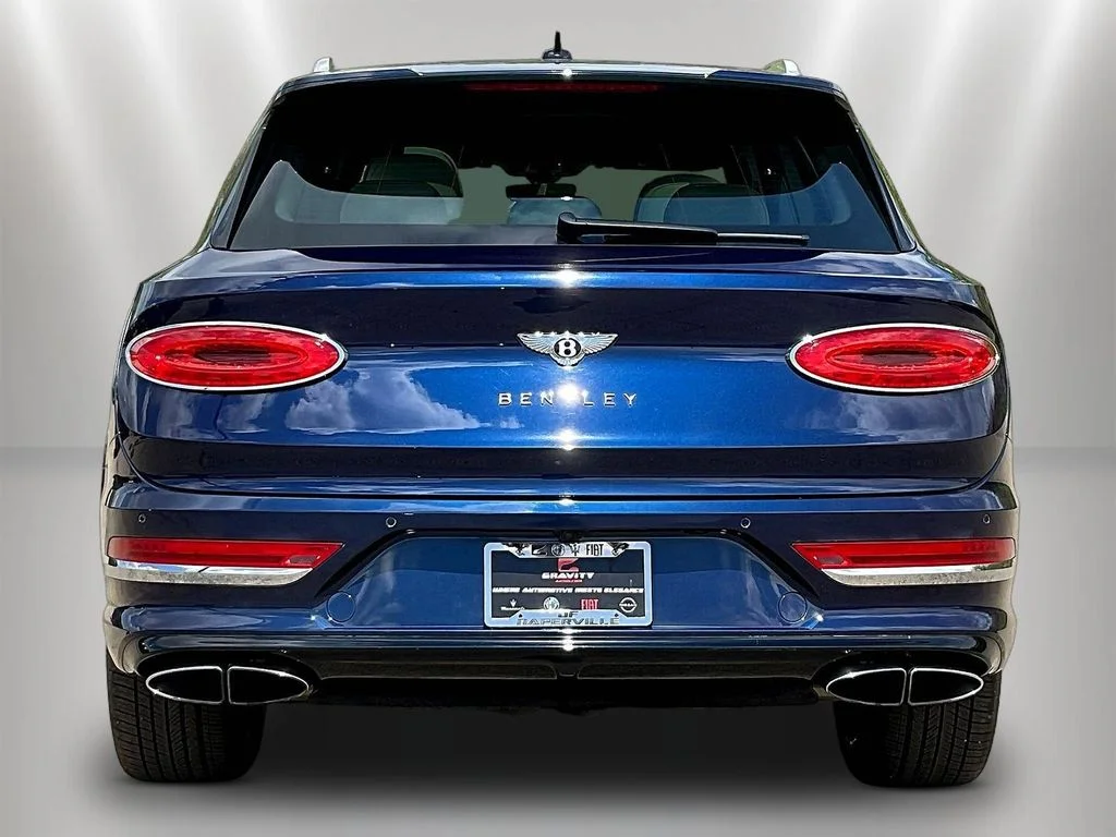 Used 2021  Bentley V8 image 5