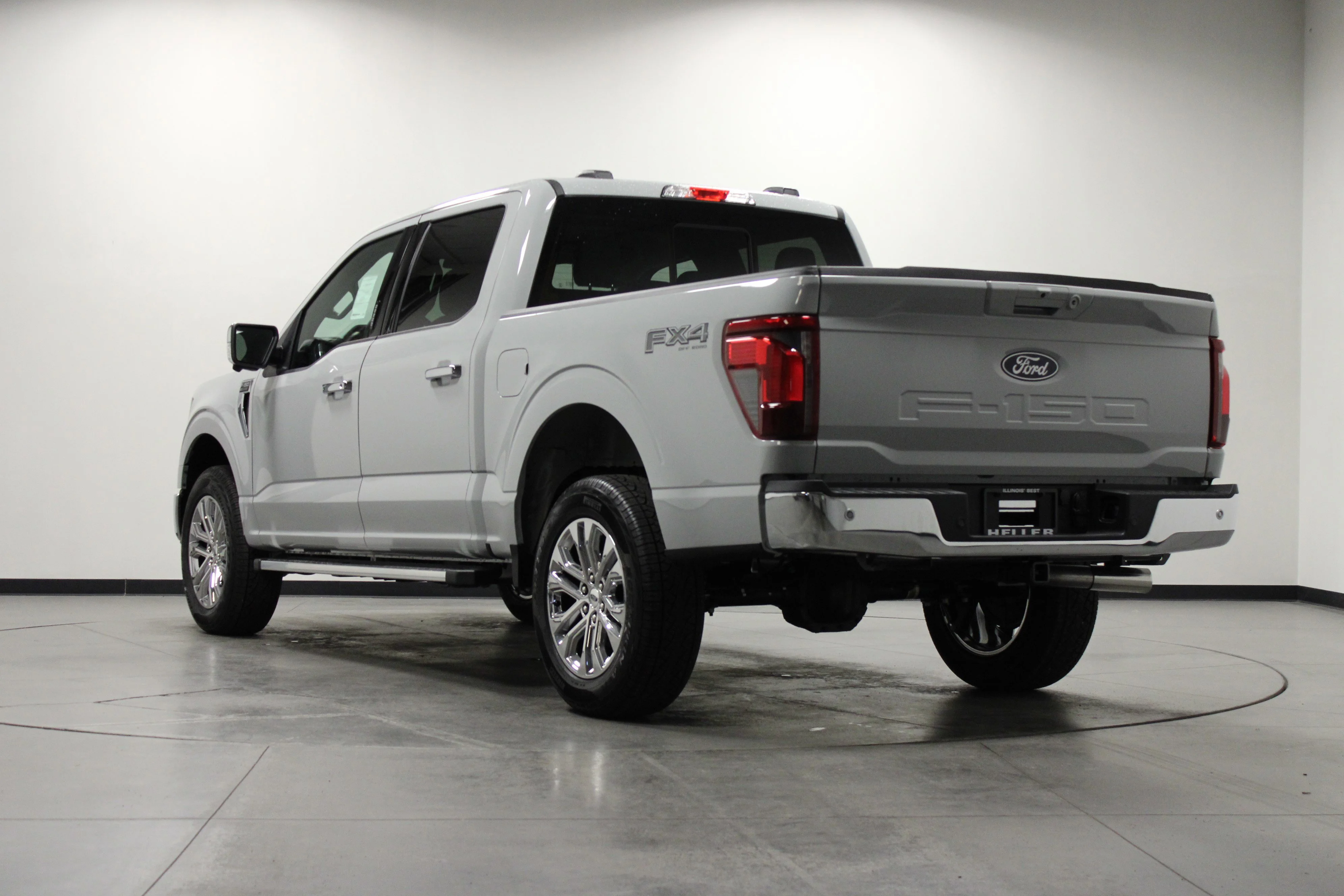 New 2026 Avalanche Ford XLT image 6