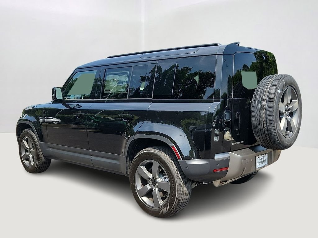 Used 2026 Santorini Black Metallic Land Rover S image 6