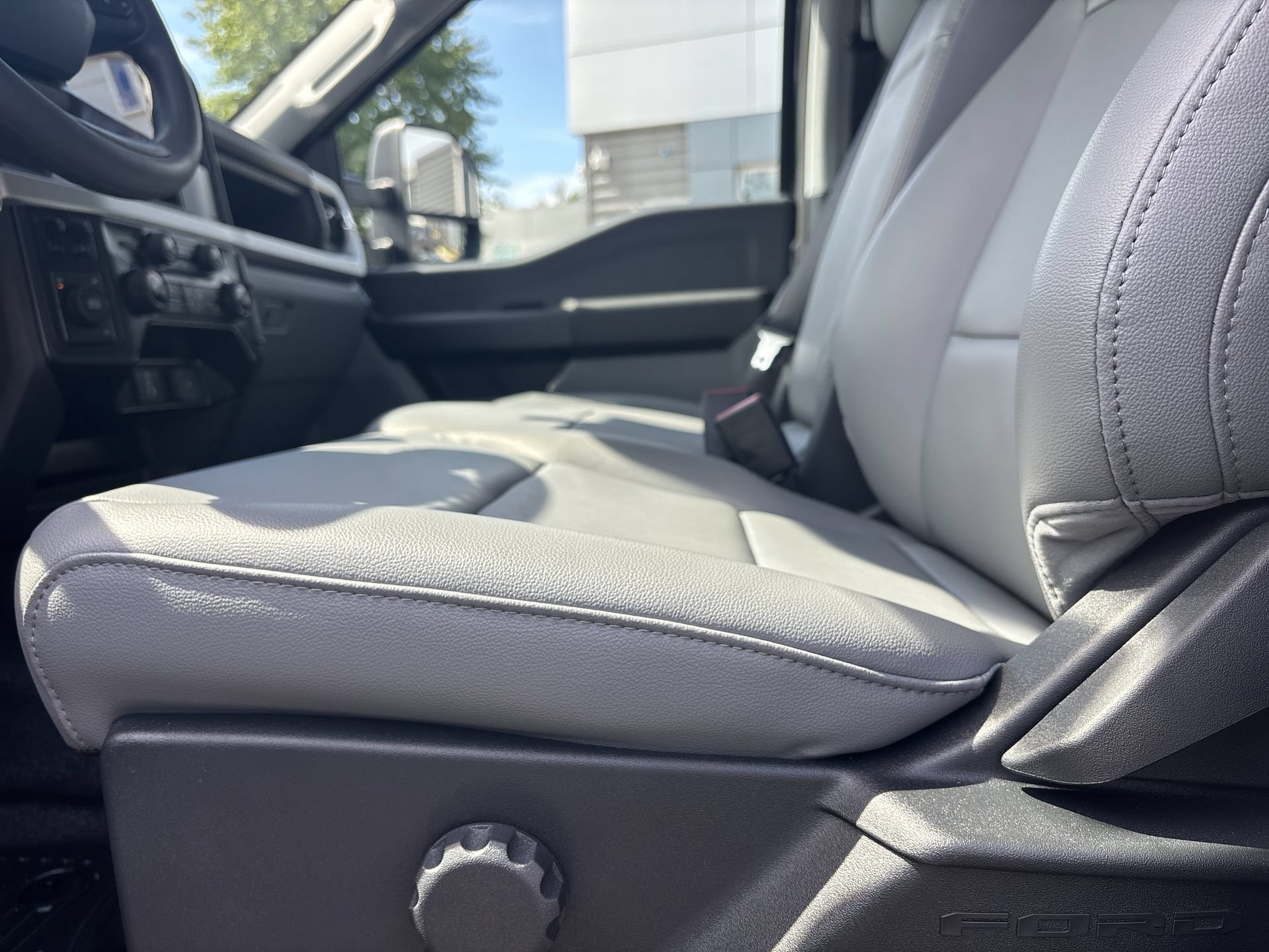 New 2027 Carbonized Gray Metallic Ford F-350® XL image 13