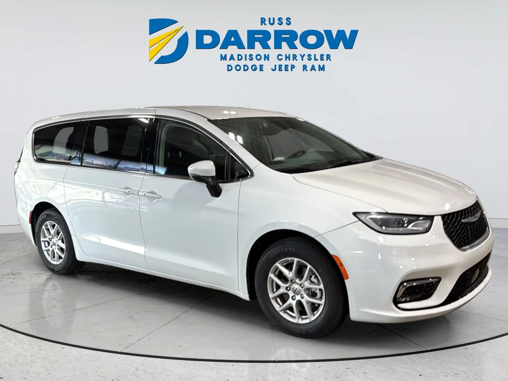 Used 2023 White Chrysler Touring L image 7