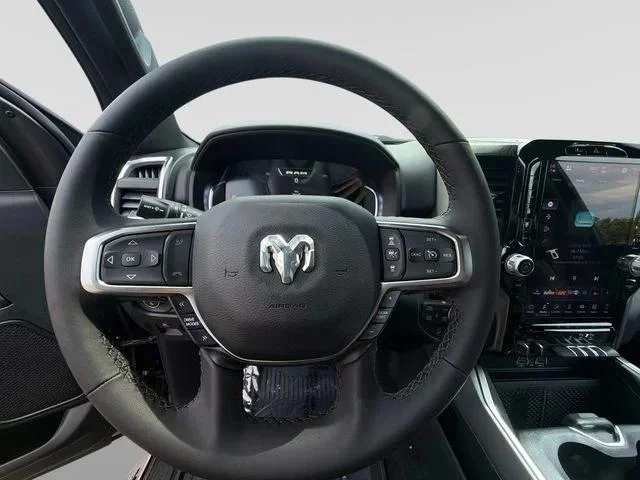 New 2026 Diamond Black Crystal Pearl-Coat Exterior Paint RAM BIG HORN image 26